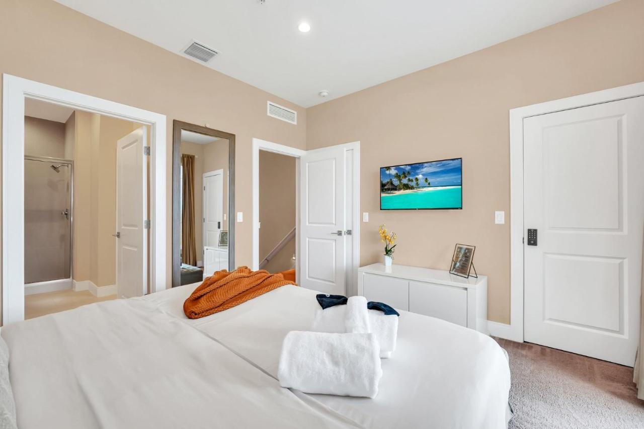 Luxury Villa Less Than A Mile From Disneyworld -Bonus Elevator- Orlando Bagian luar foto